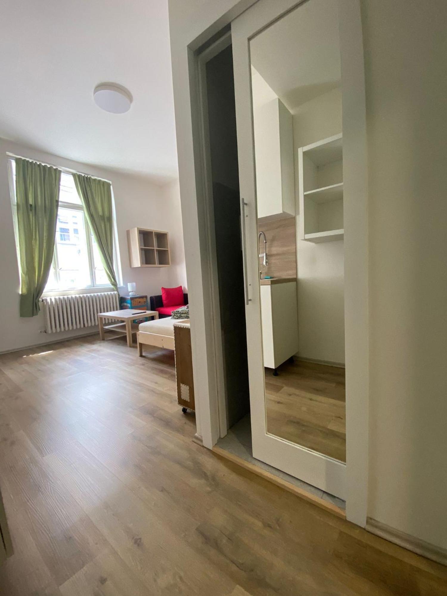 Garsoniera Ostrava City Centr, Na Hradbach 118 Экстерьер фото